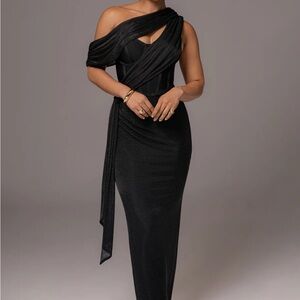 JLUXLABEL Black One-Shoulder Draped Evening Gown